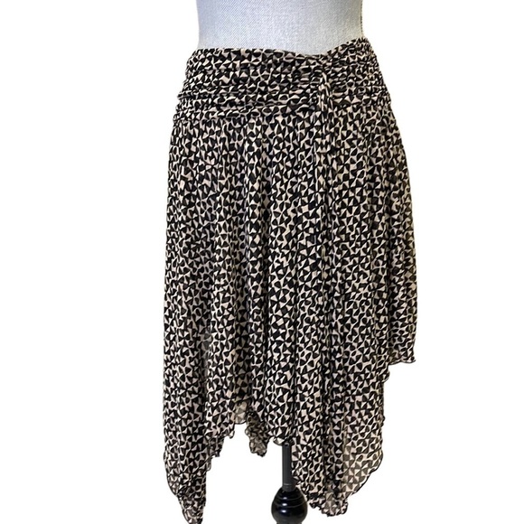 Diane von FURSTENBERG 100% Silk High low or zig zag skirt size 8 - Picture 1 of 4